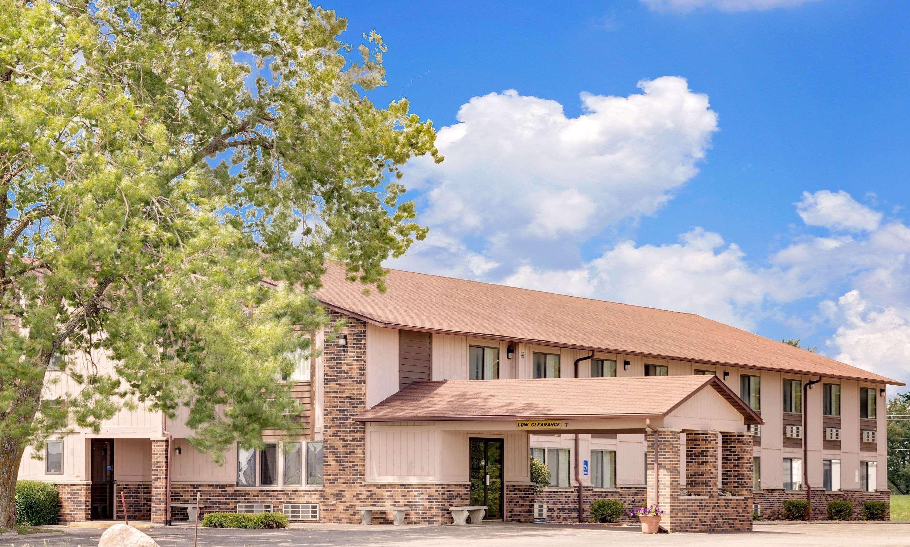 Super 8 By Wyndham Chariton Hotel Exterior foto